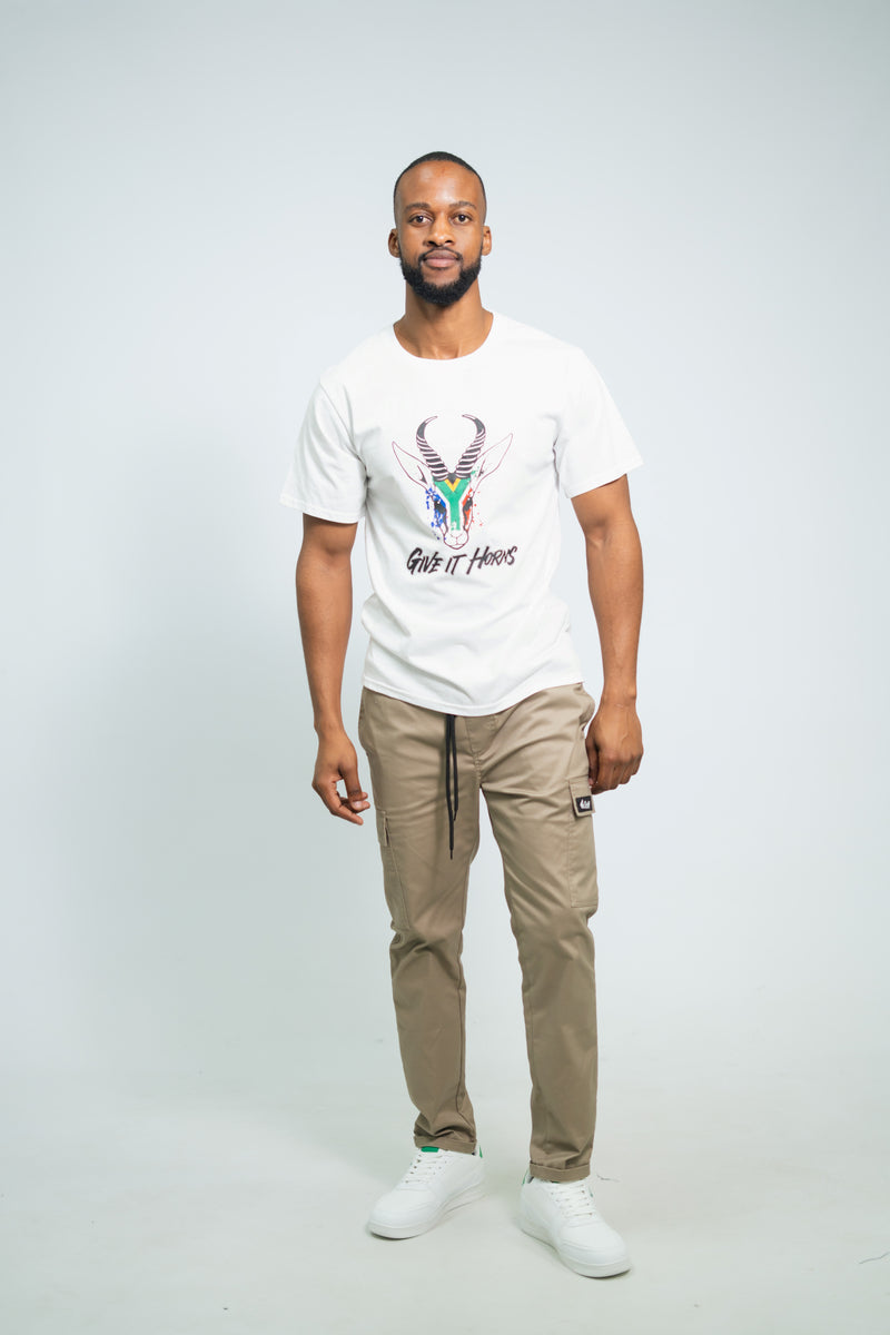 MENS WHITE GIVE IT HORNS SLOGAN TEE