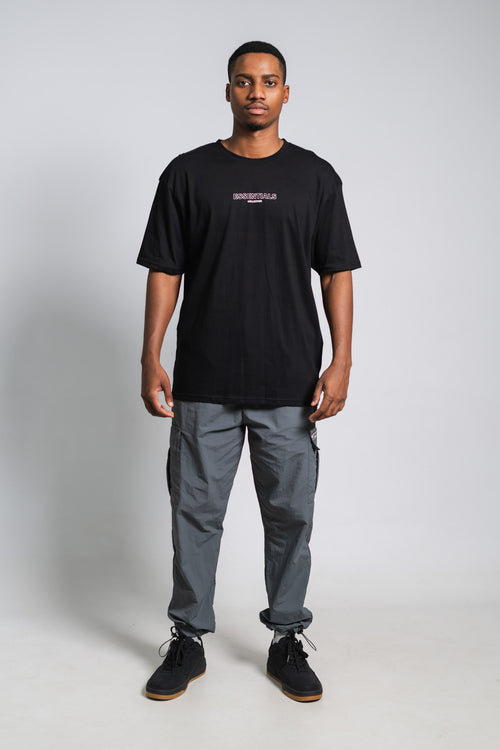 BLACK ESSENTIALS FASH TEE