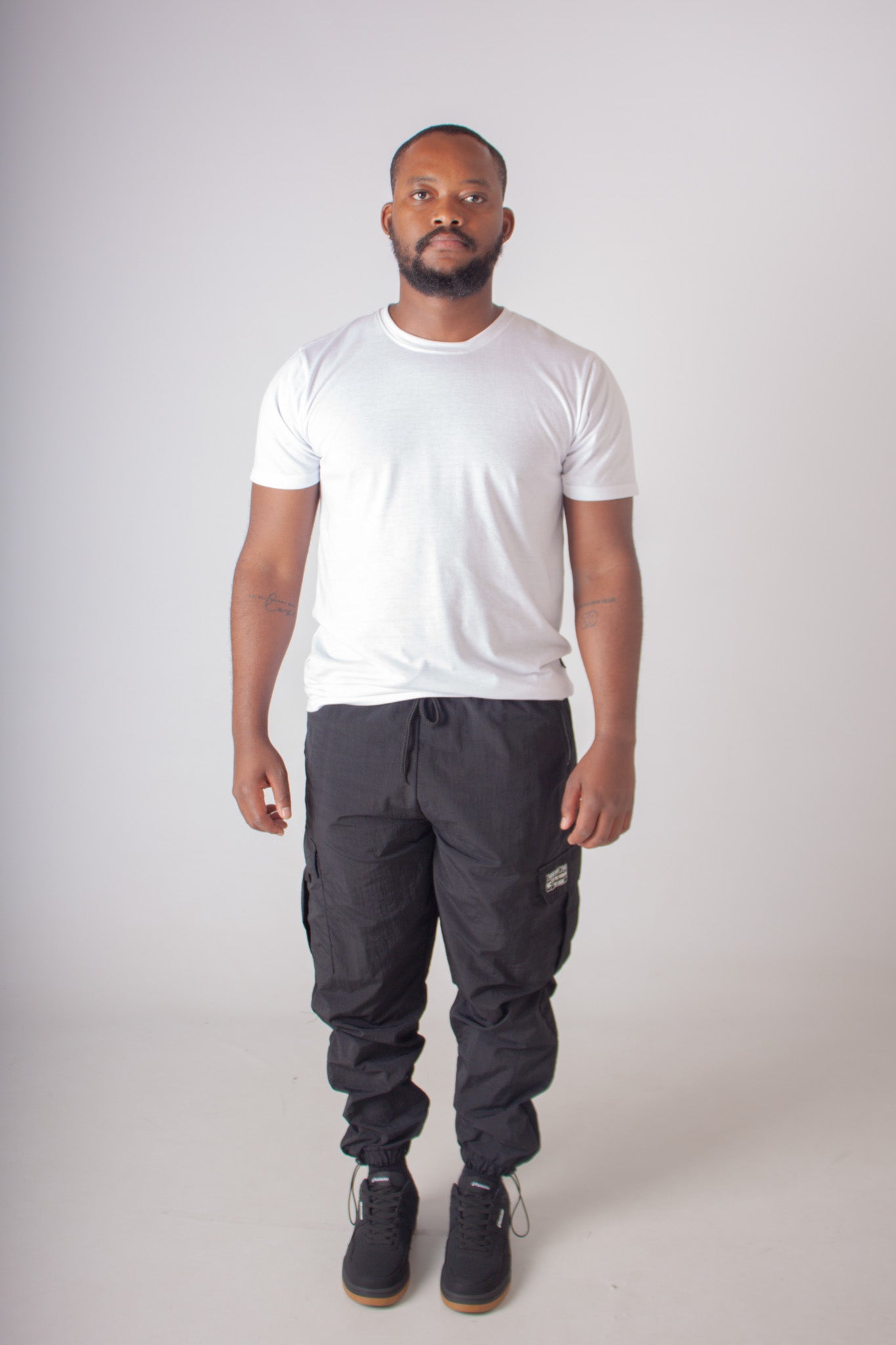 460 BLACK PARACHUTE CARGO PANTS