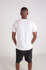 WHITE I WONDER IF BEER THINKS ABOUT ME TEE
